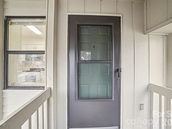 2nd image of 602 Abbey Cir