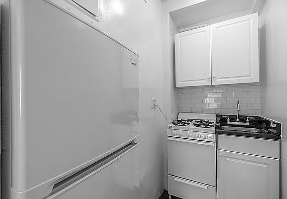 5th image of 253 W 72nd St APT 804