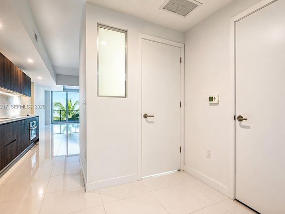 4th image of 851 NE 1st Ave #205