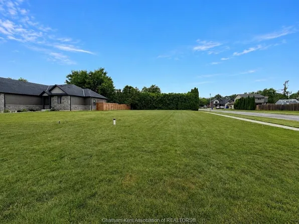 93 Sleepy Meadow Dr, Chatham Kent, ON N0P 1A0