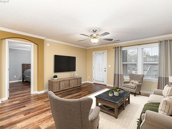 2nd image of 2431 Rolling Hills Dr