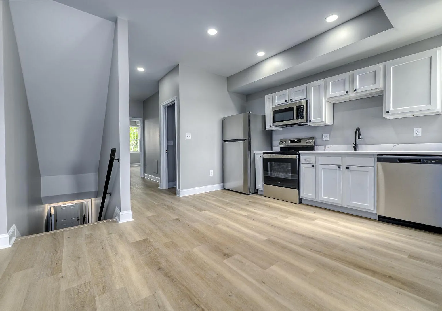 1709 Edmondson Ave — Photo 4
