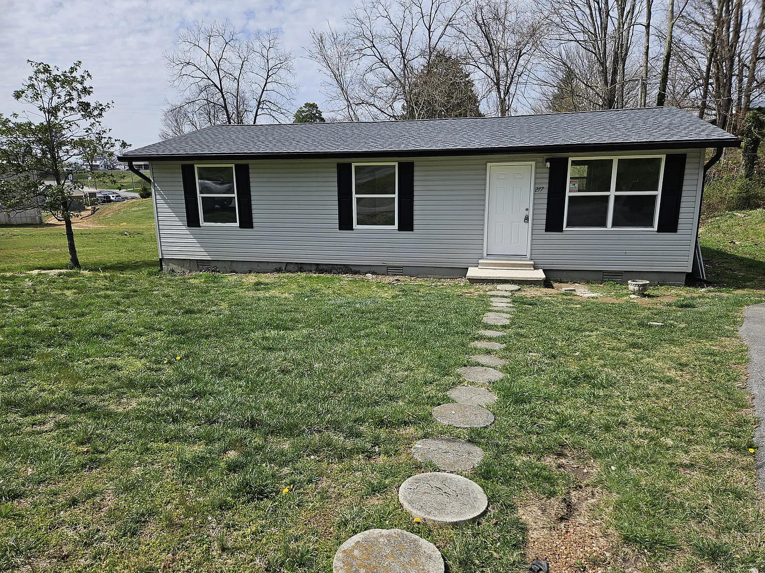 3 bed, 1008 sqft, $1,650 — Photo 1