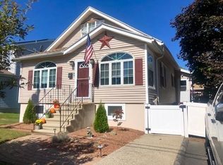 28 Castine St, Worcester, MA 01606