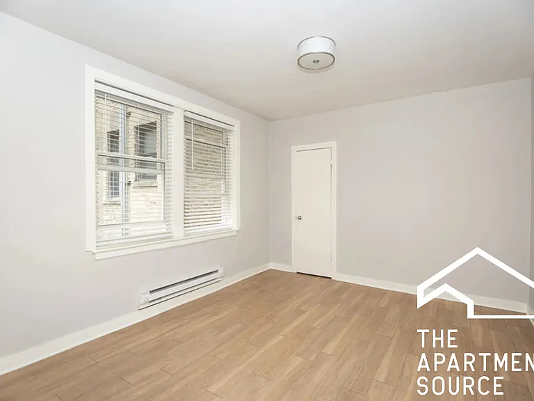 511 W Belmont Ave #34 — Photo 3
