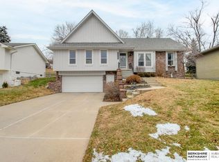 10830 Taylor St, Omaha, NE 68164