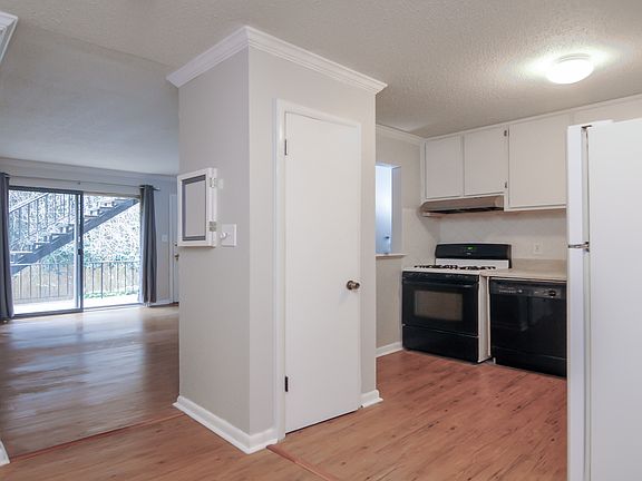 Eat-In Kitchen with Pantry