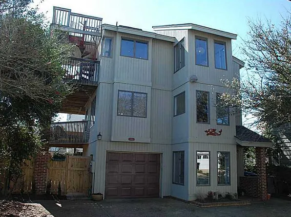 110 54th St, Virginia Beach, VA 23451