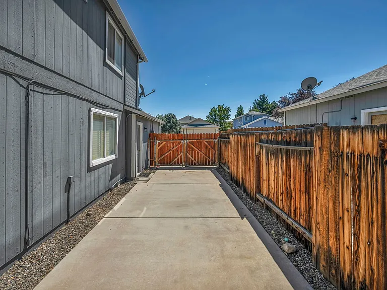 5045 Pradera St — Photo 76