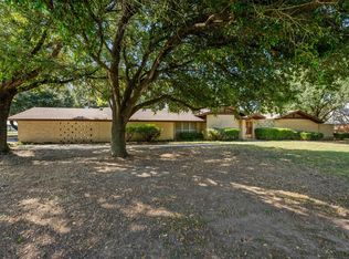 821 Central Ave, Elgin, TX 78621