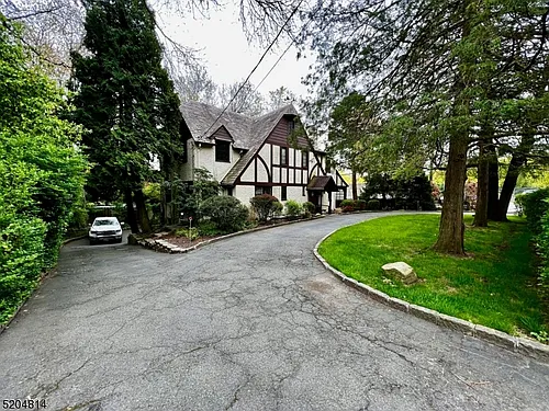 12 Hobart Gap Rd Photo 1