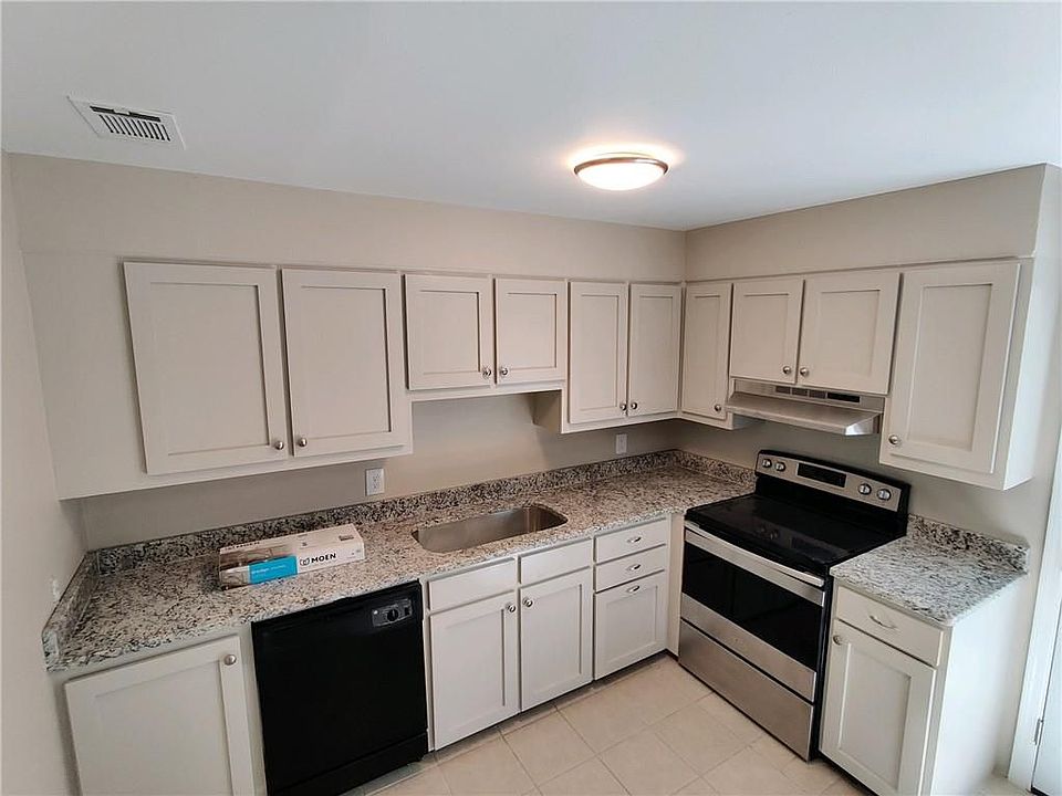 2nd image of 625 Bonnie Ln