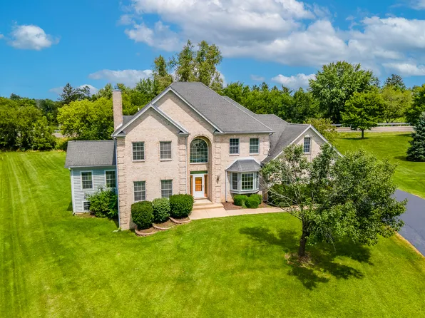 3040 Dominion Ln, McHenry, IL 60051