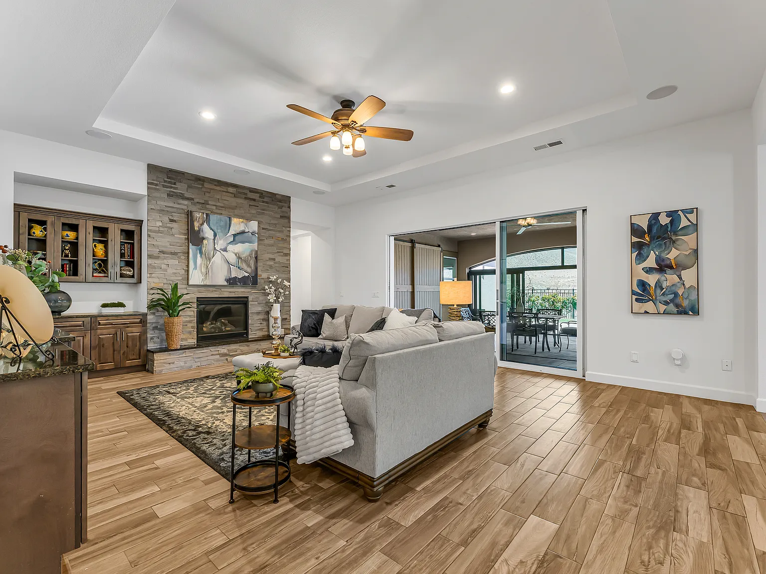 4 bed, 3.5 bath, 3103 sqft, $5,500 — Photo 3