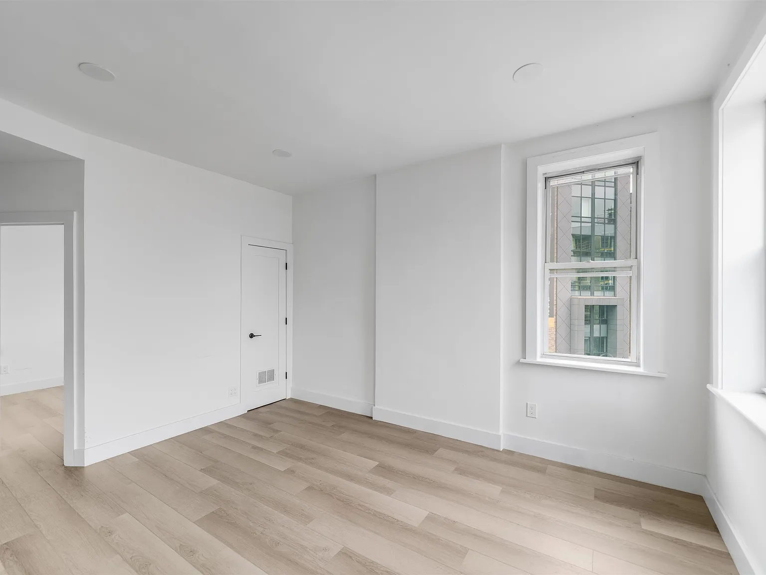 1327 Willow Avenue — Photo 3