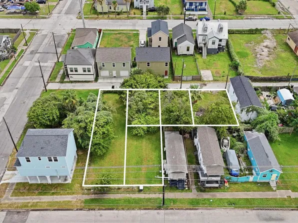 3905-3913 Winnie St, Galveston, TX 77550
