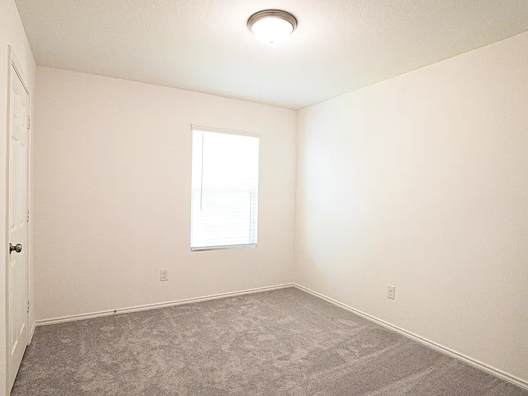 2043 Pleasant Knoll Cir — Photo 19
