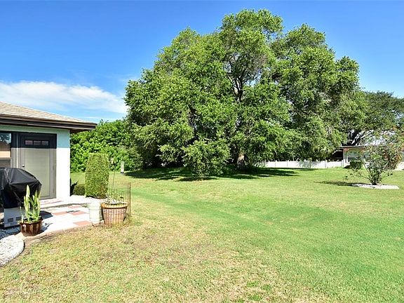 4th image of 1711 S Pebble Beach Blvd