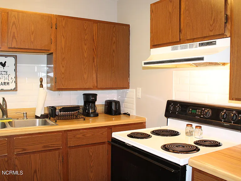 1136 S McNeill St — Photo 8