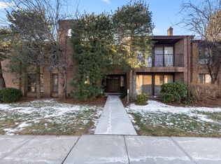 284 Willowbrook Dr, North Brunswick, NJ 08902