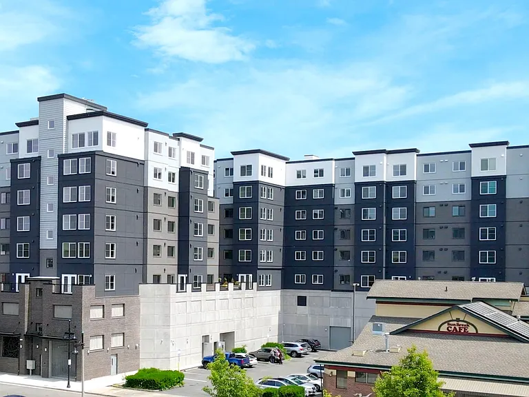 Legacy Plaza Senior Living Apartments — Photo 12