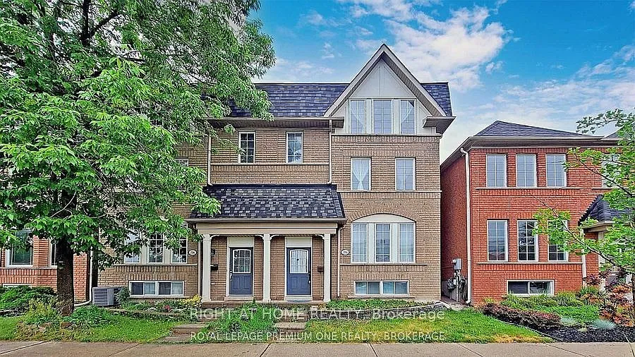 2194 Saint Clair Ave W