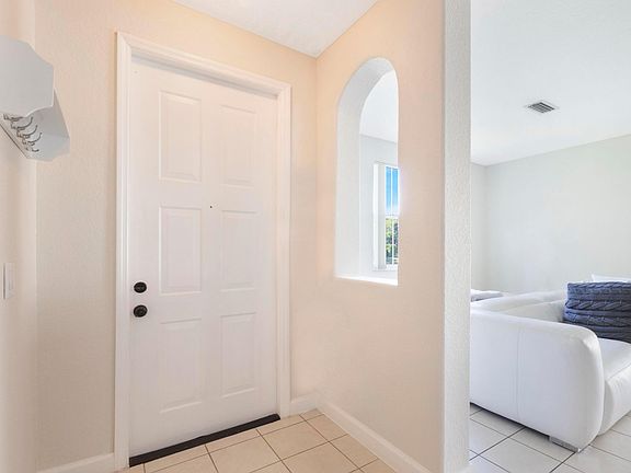 3rd image of 2278 Shoma Drive