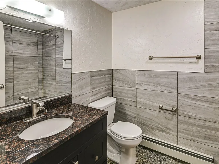 1810 Lake Point Dr #4 — Photo 13