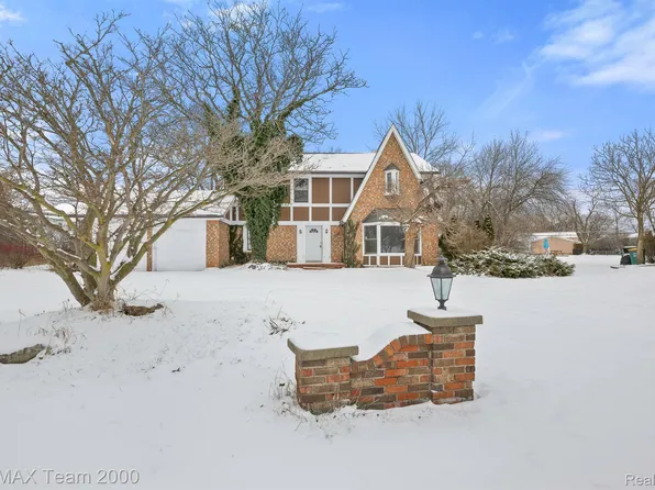 25598 Briarwyke Dr, Farmington Hills, MI 48336