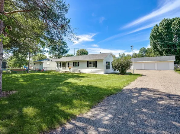 934 3rd St W, Hastings, MN 55033