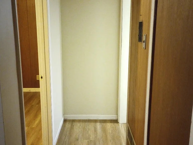 706 W Lee Rd #1 — Photo 3