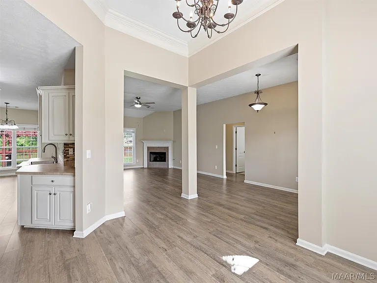 1312 Meadow Glen Rd — Photo 7