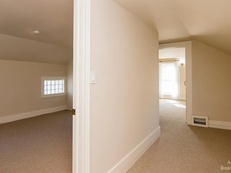 5071 Plymouth Rd — Photo 23