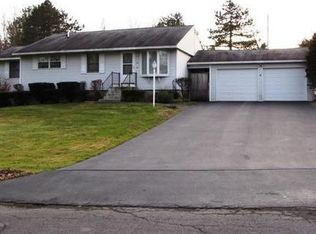 10 Comely Ln, Latham, NY 12110