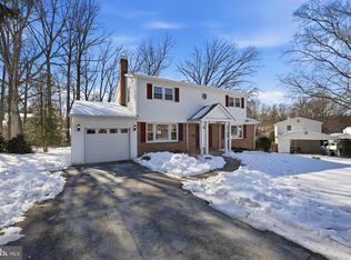 6802 Sydenstricker Rd, Springfield, VA 22152