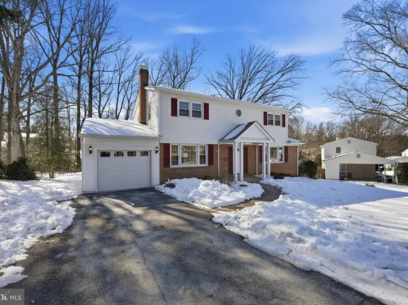 6802 Sydenstricker Rd, Springfield, VA 22152