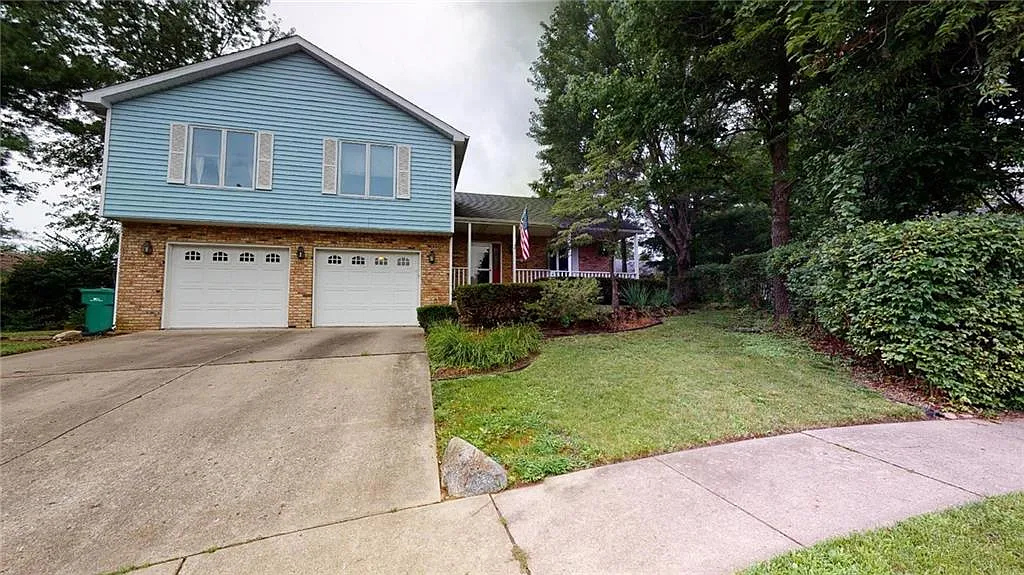 1215 W Pineview Ct photo 1