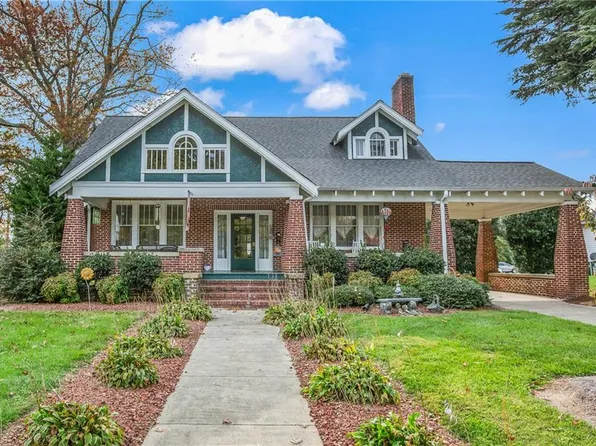738 S Main St, Mount Airy, NC 27030