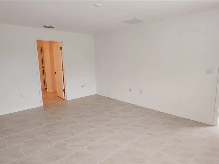 Progress Ave — Photo 7