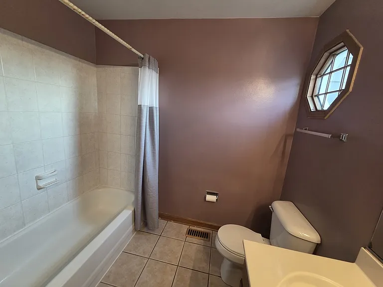1485 Exeter Ln — Photo 12