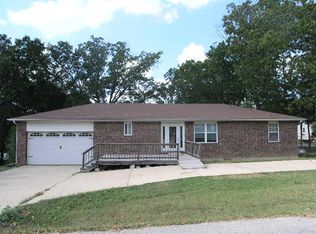 1021 Garst St, Cabool, MO 65689
