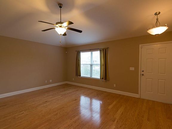 5th image of 2563 Fiddlers Cir