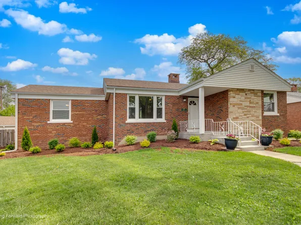 10072 Drury Ln, Westchester, IL 60154