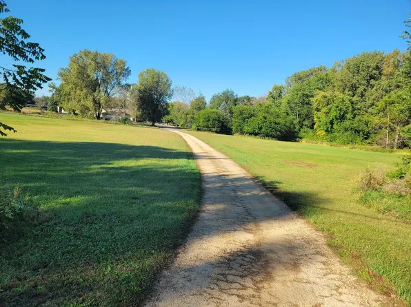 300 Eastline Rd N, Oelwein, IA 50662