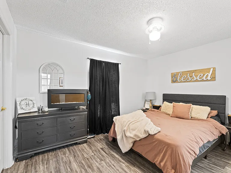 Woodland Heights Apartments — Photo 25