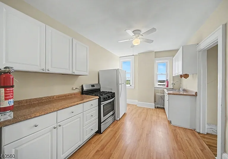 409 Main St #3F — Photo 4