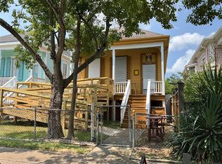 3722 Ursuline St, Galveston, TX 77550