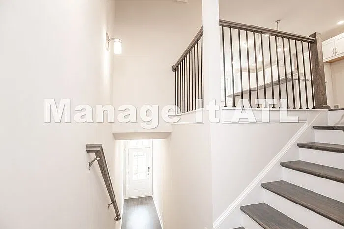 4 bed, 3.5 bath, 2400 sqft, $3,599 — Photo 3