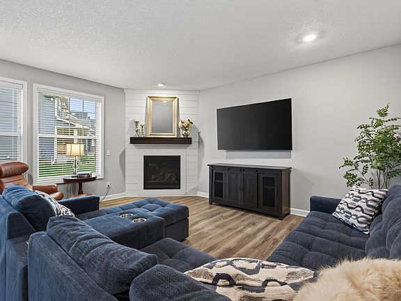 3rd image of 19314 Primrose Ln