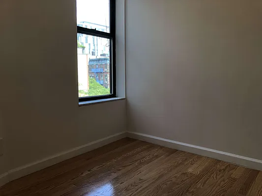 Rented by Michael Palmieri, LREB | media 24